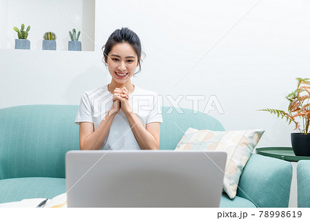 女子 女の子 女児 78998619