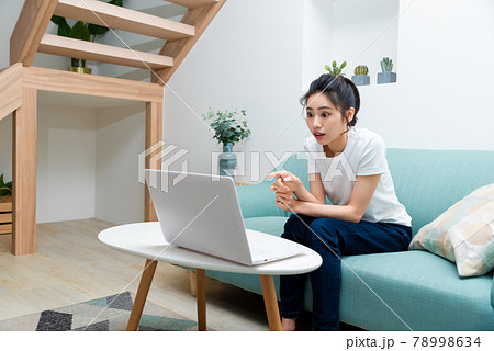 女子 女の子 女児 78998634