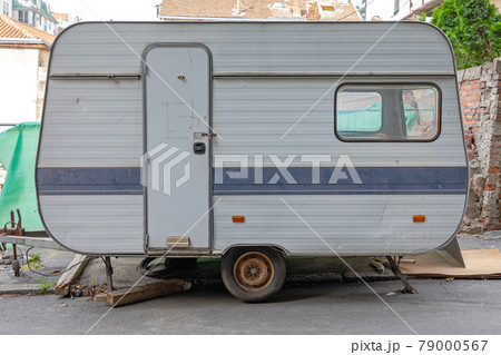 Old Camping Trailer 79000567