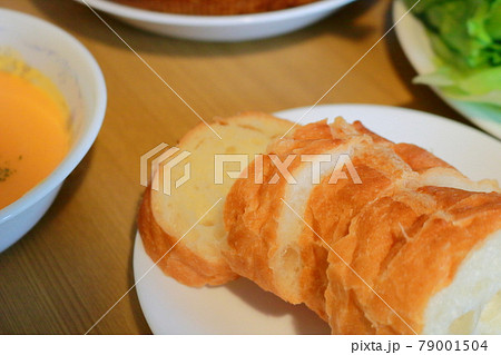イタリアン料理パンスープペスカトーレ 79001504