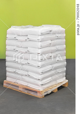 Pallet of sacks Pallet of sacks 79002048