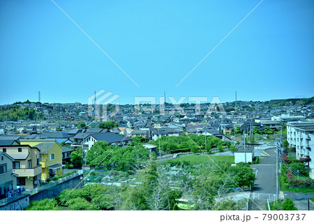 我が街を見渡す 79003737