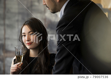 カップル　バーカウンター 79007536