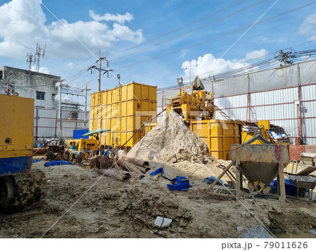 Cranes on the construction site area industry machine of drilling piles Cranes on the construction site area industry machine of drilling piles 79011626