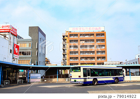 名古屋市営地下鉄新瑞橋駅バスターミナルの風景 名古屋市営地下鉄新瑞橋駅バスターミナルの風景 79014922