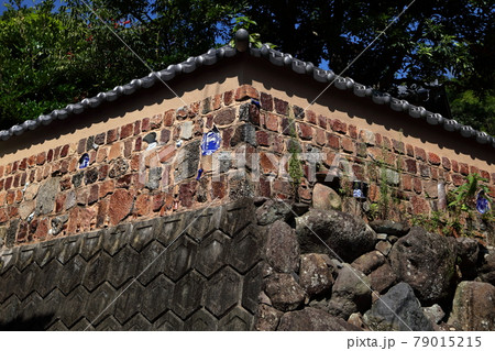 陶磁器の町佐賀県有田の風景 79015215