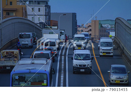 環七通りの交通　環状7号線の都市景観【交通イメージ】 79015455