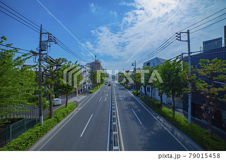 車の少ない環七通り　環状7号線の都市景観【交通イメージ】 79015458