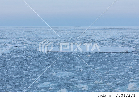 流氷の季節 79017271