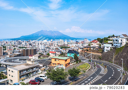 鹿児島市紫原の高台から見る桜島と鹿児島市の街並み 鹿児島市紫原の高台から見る桜島と鹿児島市の街並み 79020283