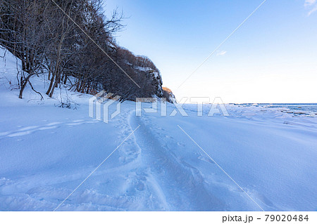 海岸の雪道 海岸の雪道 79020484