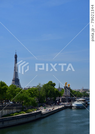 フランス・パリ、コンコルド橋から見たセーヌ川、2020年5月27日撮影。 フランス・パリ、コンコルド橋から見たセーヌ川、2020年5月27日撮影。 79021344