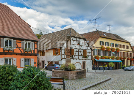 Square in Ribeauville, Alsace, France 79021612