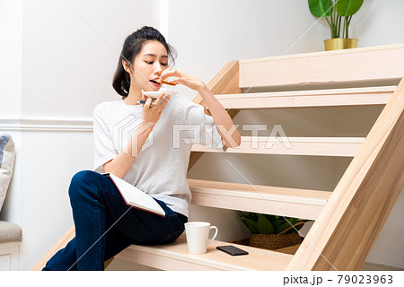 女子 女の子 女児 79023963