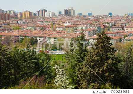 トルコ　アタチュルク廟から見える現代の街並み 79023981