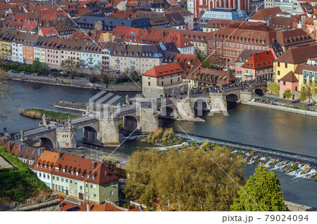 Alte Mainbrucke (old bridge), Wurzburg, Germany Alte Mainbrucke (old bridge), Wurzburg, Germany 79024094