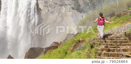 虹の風景 79026864