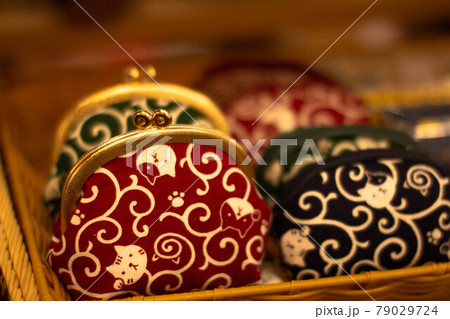 猫の唐草模様のがま口財布 猫の唐草模様のがま口財布 79029724