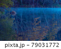 早朝の大正池 79031772