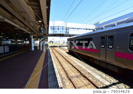 2020年夏、奥羽本線の及位駅から新庄駅間車両からの車窓風景 79034629