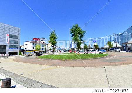 2020年夏、奥羽本線の及位駅から新庄駅間車両からの車窓風景 79034632