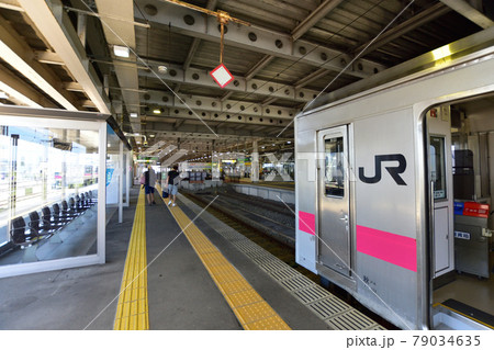 2020年夏、奥羽本線の及位駅から新庄駅間車両からの車窓風景 79034635