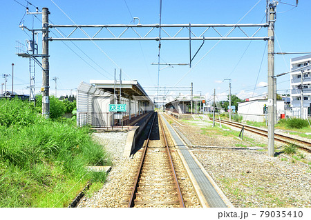 2020年夏、山形線の新庄駅から赤湯駅間の車窓風景と駅風景 79035410