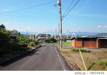 夏の田舎の風景 夏の田舎の風景 79035630