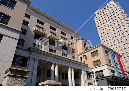 講談社本社　本館と旧館 79035757