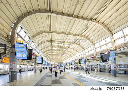 品川駅のコンコース 79037333