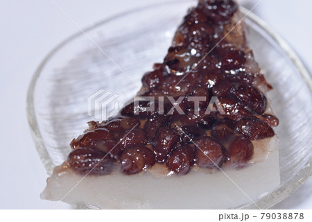 【夏の風物詩　水無月　和菓子】　夏の味覚 79038878