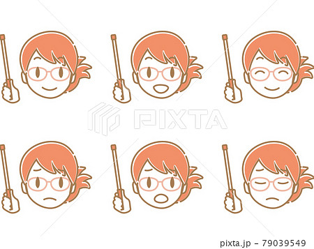 説明する女性の顔アイコン_フラット赤めがね 79039549