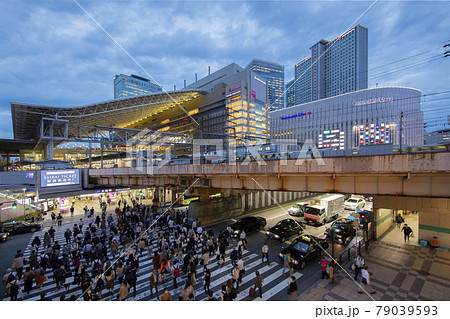大阪駅前の夜景 大阪駅前の夜景 79039593
