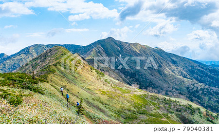 白砂山登山：堂岩分岐から白砂山を望む 79040381
