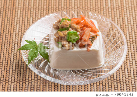 キムチ納豆の冷や奴 79041243