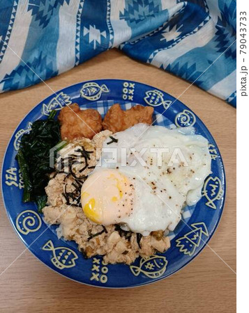 ワンプレートの家庭のお昼ご飯 ワンプレートの家庭のお昼ご飯 79043733