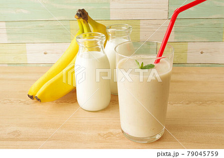 バナナジュース バナナジュース 79045759