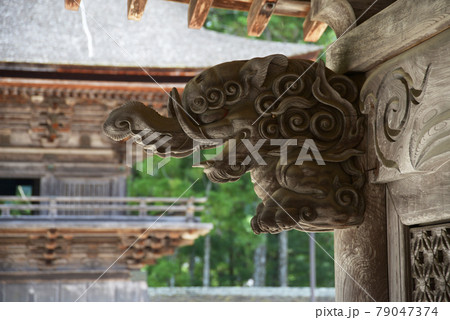 高野山金剛峯寺　主殿の大玄関の彫物　和歌山県高野町 79047374