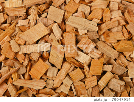 Hardwood alder chips for food smoking Hardwood alder chips for food smoking 79047914