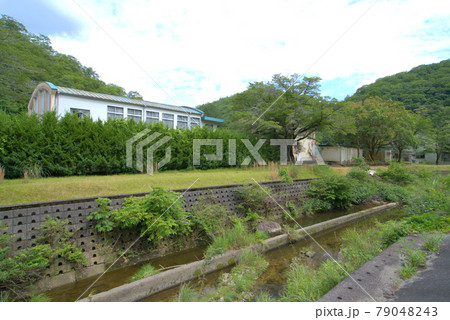 【廃校】旧備前市立三国小学校の谷あいに佇む風景 岡山県備前市 【廃校】旧備前市立三国小学校の谷あいに佇む風景 岡山県備前市 79048243