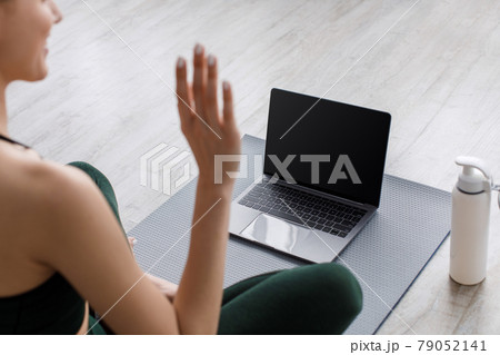 Sports class, coach remotely, workout online and new normal Sports class, coach remotely, workout online and new normal 79052141