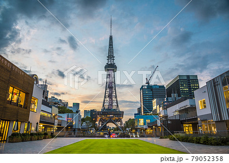 《愛知県》名古屋都市風景 栄 久屋大通公園の夕景 《愛知県》名古屋都市風景 栄 久屋大通公園の夕景 79052358