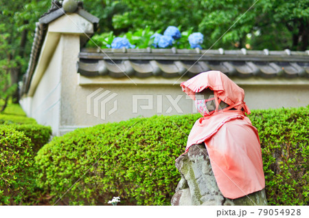 マスクをしてご参拝ください 79054928