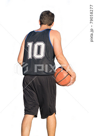 Basketball player seen from behind 79058277