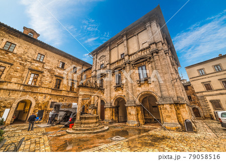 Ancient square in Montepulciano 79058516