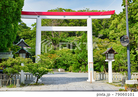 鎌倉宮の美しい鳥居(神奈川県鎌倉市) 鎌倉宮の美しい鳥居(神奈川県鎌倉市) 79060101