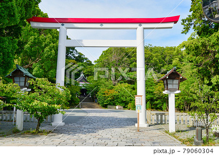 鎌倉宮の美しい鳥居(神奈川県鎌倉市) 鎌倉宮の美しい鳥居(神奈川県鎌倉市) 79060304