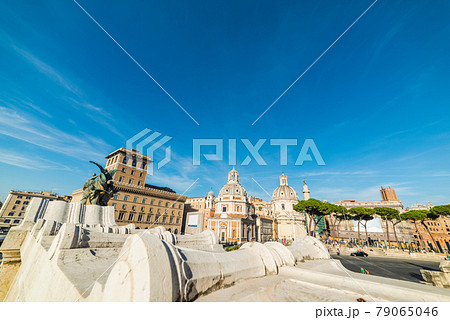 Piazza Venezia seen from Altar of the fatherland Piazza Venezia seen from Altar of the fatherland 79065046