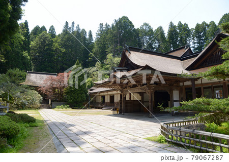 高野山金剛三昧院　境内　和歌山県高野町 79067287