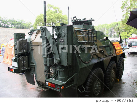 自衛隊の特殊武器防護隊で使用する化学防護車 79077363